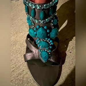 Carlos Santana heels w blue stone details sz 8